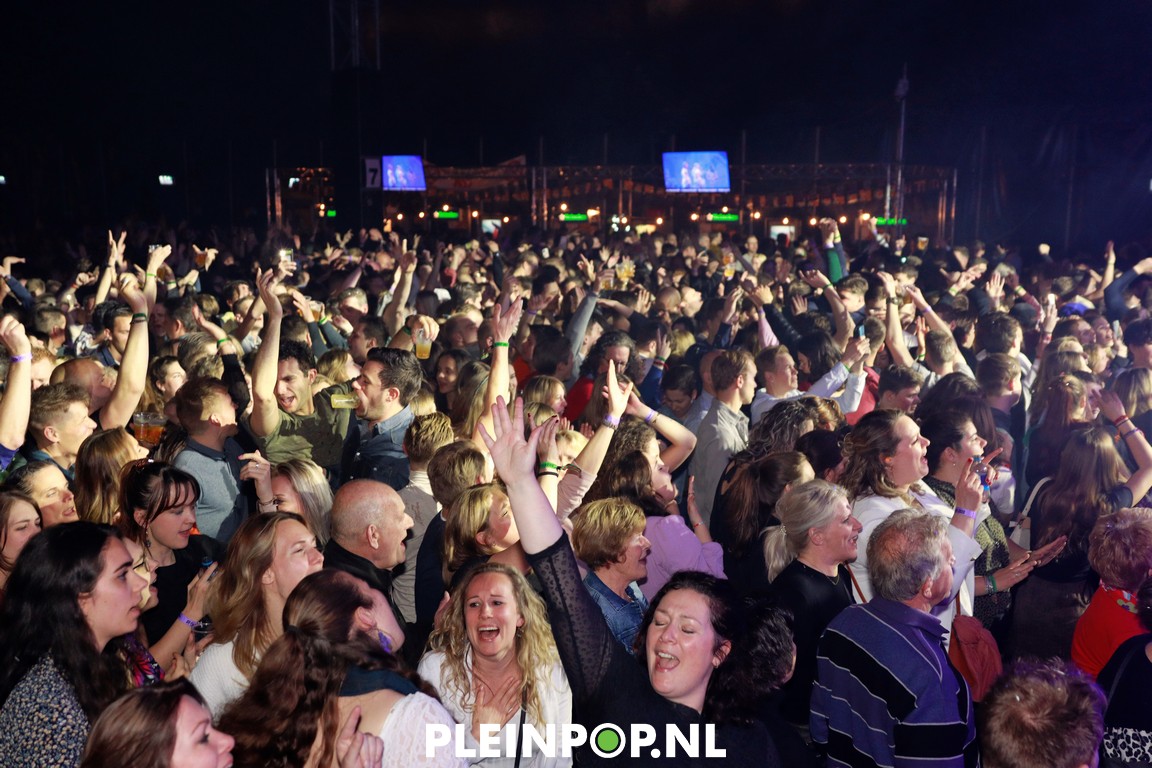 V R I J D A G     (83)